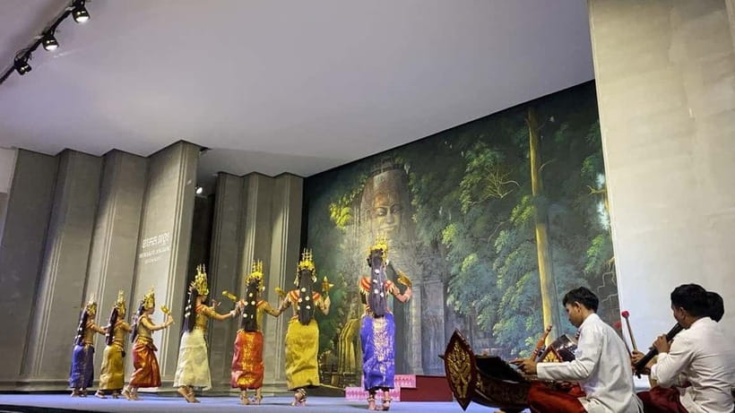 Cambodia: Absolute Traditional Dance Show with Buffet Dinner - A Cambodian cultural evening without complicated planning