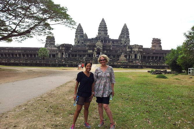 Cambodia Highlight 6 Days Tour from Siem Reap to Phnom Penh - Day 5: Royal Phnom Penh and the country’s hardest history