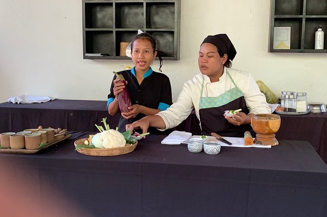 Cambodian Village Cooking Class - The tuk-tuk ride out to the cooking pavilion