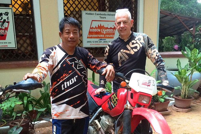DB Siem Reap Half Day Dirt Bike Tour School - Banteay Ampil, a temple reached by trail