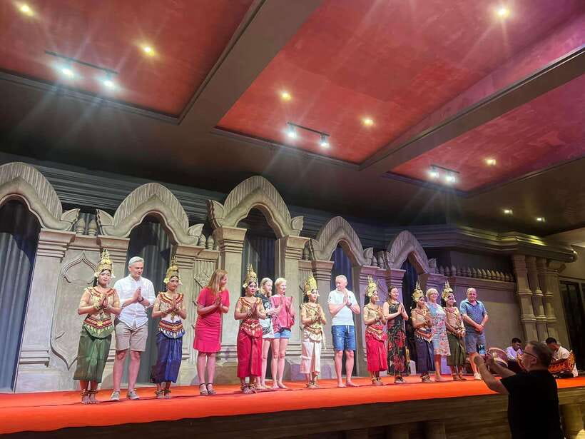 Dinner Show Apsara Dance, Pickup round trip included - What to eat at the Khmer buffet