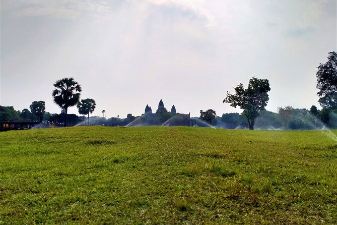 Discover Cambodia 8 Days from Siem Reap to Koh Trong -Phnom Penh - Kampong Cham, Cheung Kok, and the Skun market