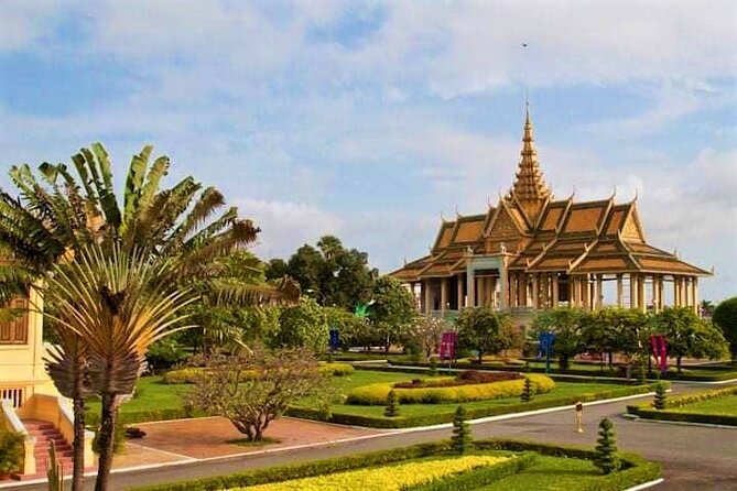 Discover Cambodia 8 Days from Siem Reap to Koh Trong -Phnom Penh - Phnom Penh’s palace, pagodas, and memorials