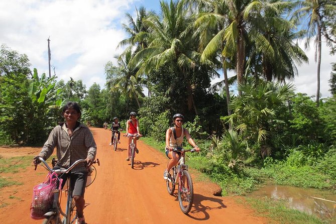 East Corner of Siem Reap - Roluos Group & Countryside - Market flavors and a Khmer lunch
