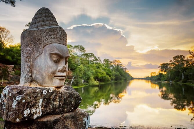 Exclusive Angkor temples and Small group temples tours - Leaving Siem Reap in an air-conditioned vehicle