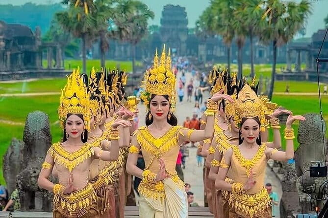 Exclusive Angkor temples and Small group temples tours - Ta Prohm, where stone meets jungle