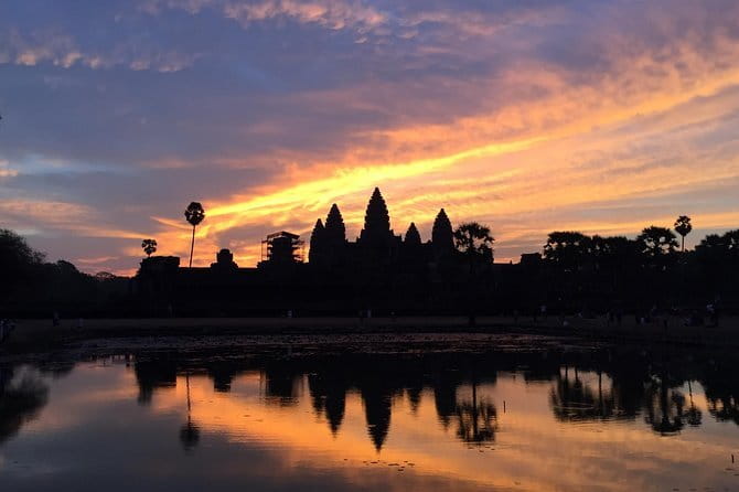 Explore Angkor Sunrise Spectacle a Full Day Temples Tour - Banteay Srei, only if the clock allows