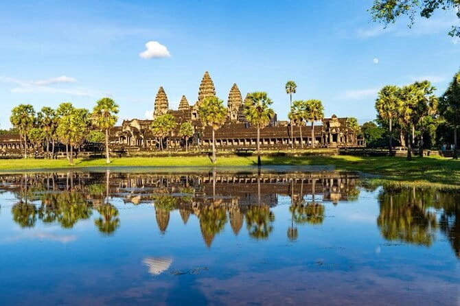 Explore Angkor Sunrise Spectacle a Full Day Temples Tour - Angkor Wat: a strong first three hours