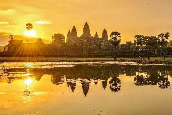 Explore Angkor Wat Sunrise Small Tour Private VIP Car - Key points at a glance