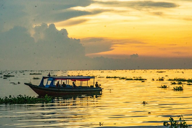 Explore The Kampong Pluk Floating Village - Group size, comfort, and timing