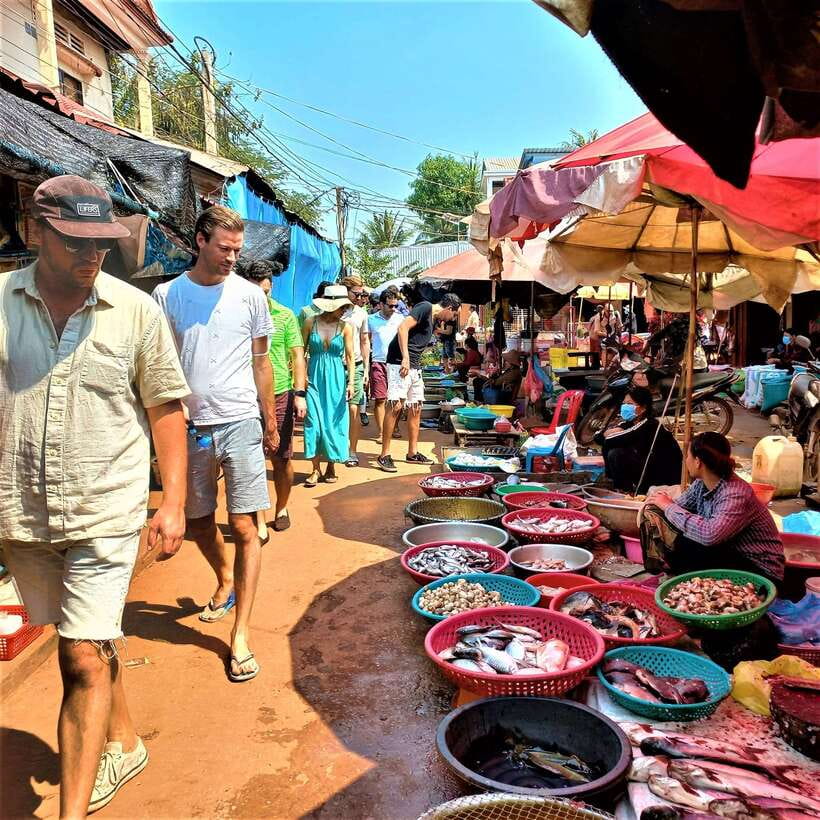 Floating Village-Mangroves Forest Tonle Sap Lake Boat Tour - The crocodile farm and the practical limits of the route