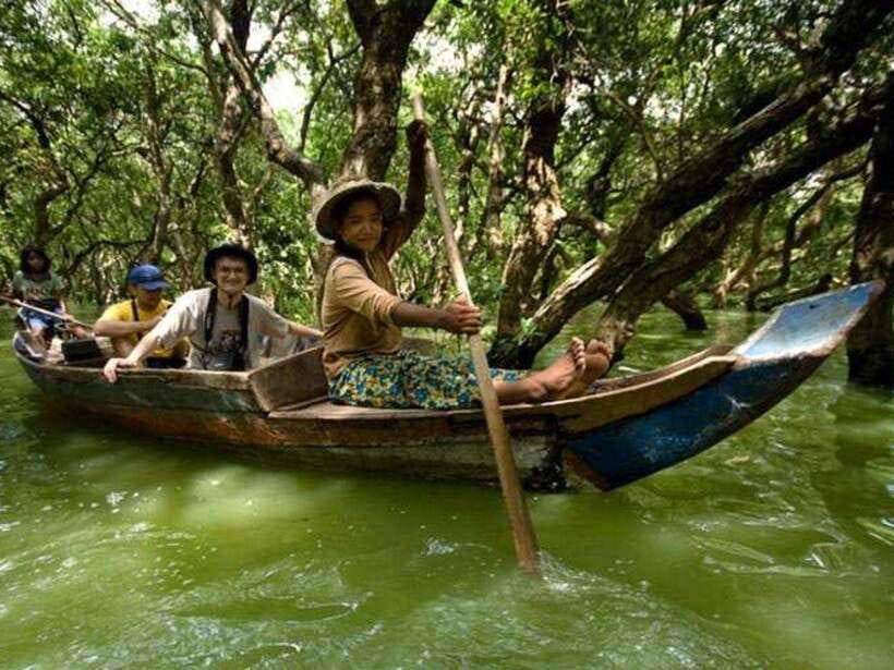 Floating Village-Mangroves Forest Tonle Sap Lake Boat Tour - The morning drive, market, and lake departure