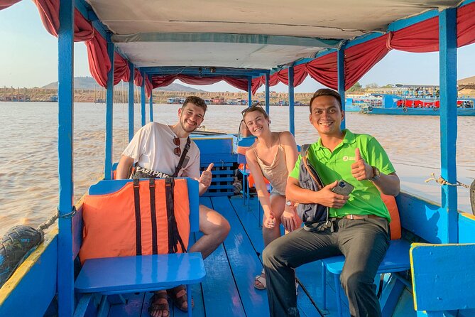Floating Village Sunset boat Vespa Tour / Tuk Tuk Available - A short stop at the Samatoa lotus farm