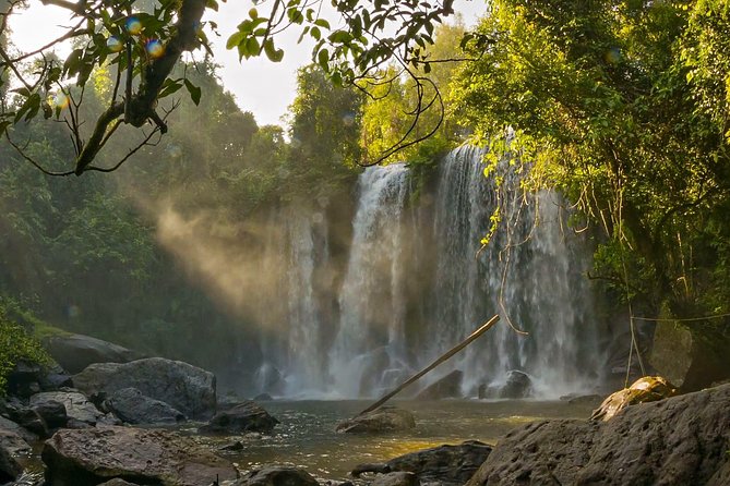 Four-day tour Angkor Wat, Banteay Srey, Beng Melea and Siem Reap discovery - Day four: Tonle Sap, museum context and Cambodian crafts