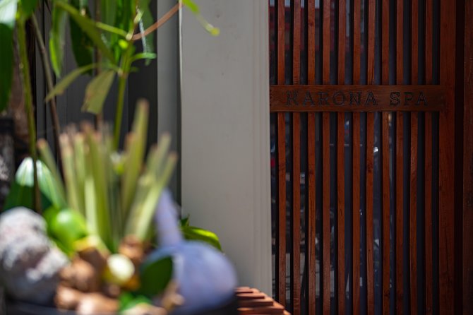 Four Hand Bliss (65 Mins) + Free Pick up or Drop Back - Timing your appointment around sightseeing