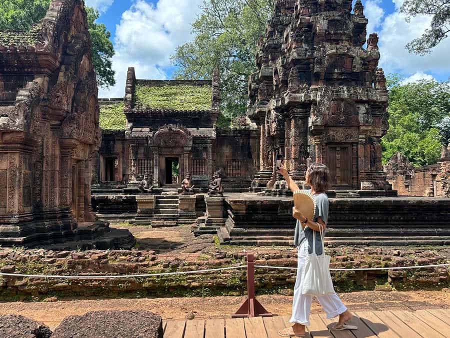 From Siem Reap: Banteay Srei Temple & Grand 5 Temple Tour - Banteay Srei and its delicate pink sandstone