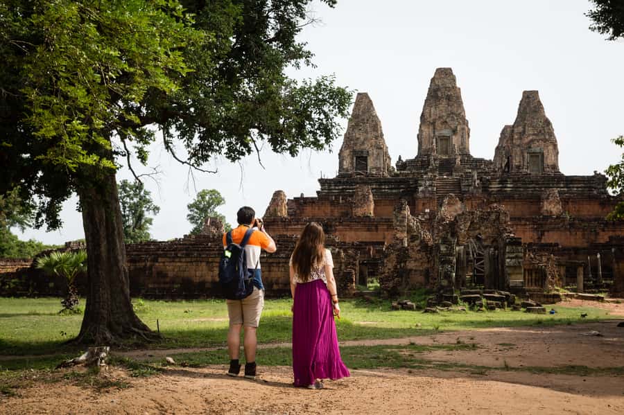 From Siem Reap: Banteay Srei Temple & Grand 5 Temple Tour - Ta Som and the famous tree-covered gate