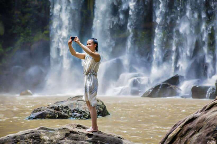 From Siem Reap: Guided Kulen Waterfall Tour - The hilltop Buddha and more than 30 ruined temples