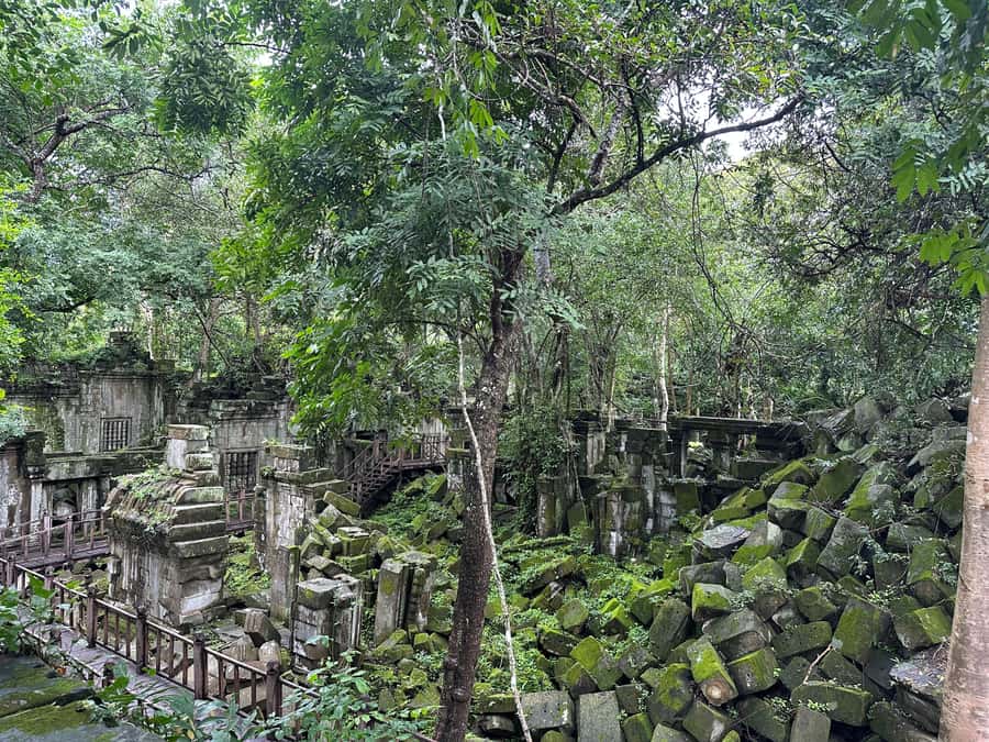 From Siem Reap: Half-Day Tour to Beng Mealea Temple - Who will enjoy this temple most?