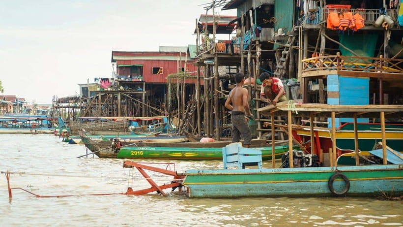 From Siem Reap: Kampong Phluk Floating Village Tour by Boat - Boarding the boat at Kampong Phluk