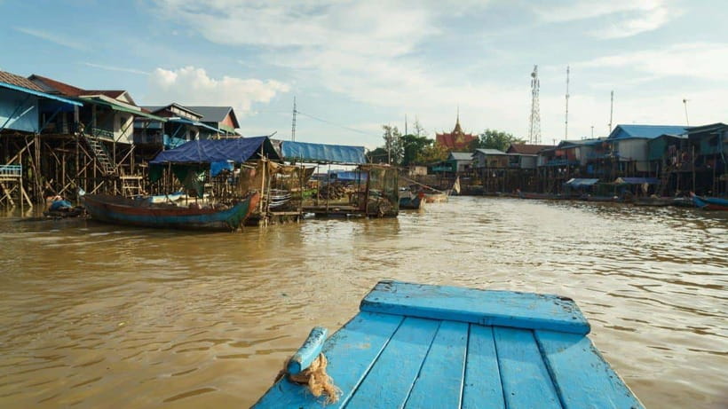 From Siem Reap: Kampong Phluk Floating Village Tour by Boat - Walking through the village for 15 to 20 minutes