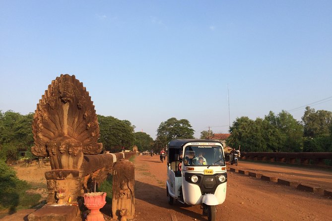 Full-Day Angkor Temple Discovery with Banteay Srei by Tuk-Tuk - Starting in Siem Reap and reaching the temple zone
