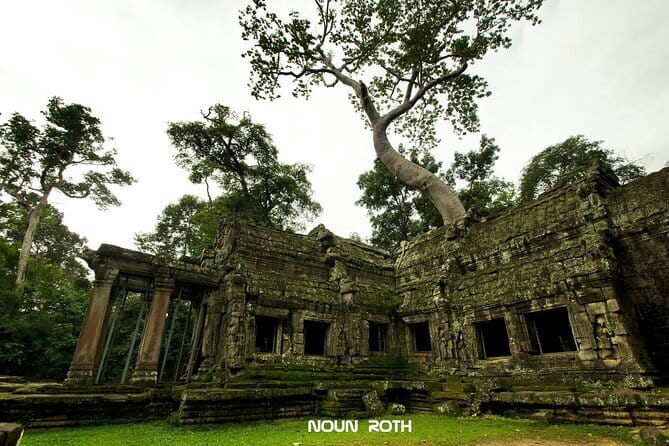 Full-Day Angkor Wat & All Must-See with Banteay Srei Private Tour - Angkor Thom gathers several shorter stops