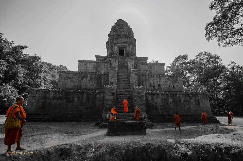 Full-Day Angkor Wat Sunrise and Sunset Private Tour - Phnom Bakheng sunset and the final climb