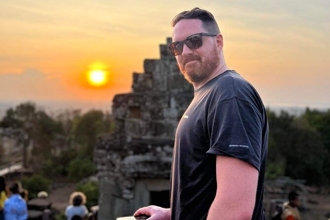 Full Day Archeological Tour in Siem Reap with Sun Set - What the guide adds to the day