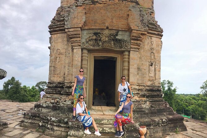 Full-Day Banteay Srei & 4 Temples - Grand Tours Join-in Tour - Guides, photographs, and the pace of the day