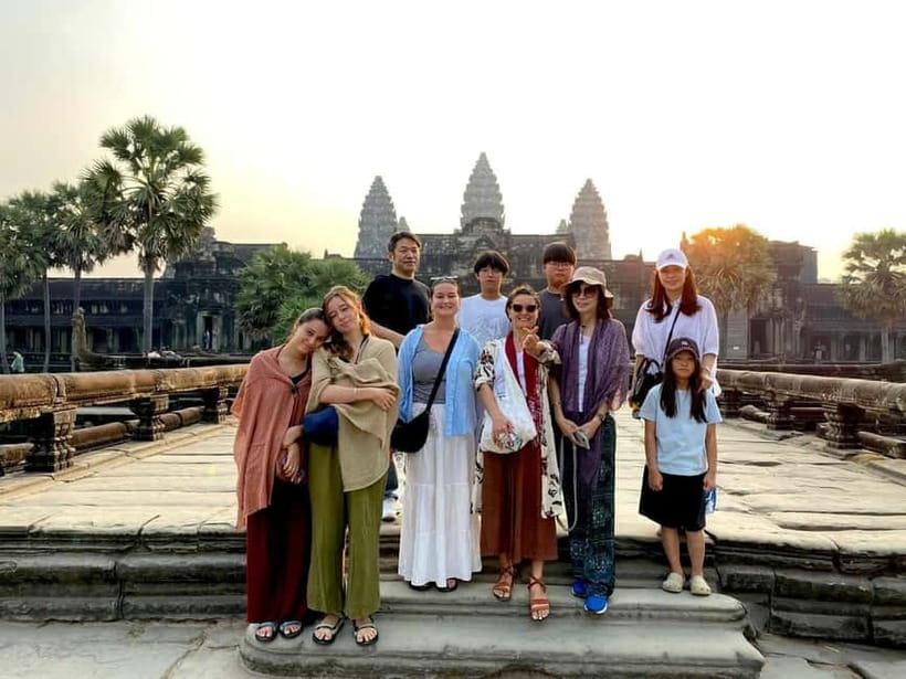 Full-Day Explore Angkor Temples Sunset Tour (with Lunch) - Lunch beside Srah Srang and a needed pause