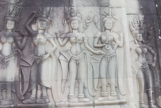 Full-Day Private Custom Tour in Siem Reap - What the driver and guide options really mean