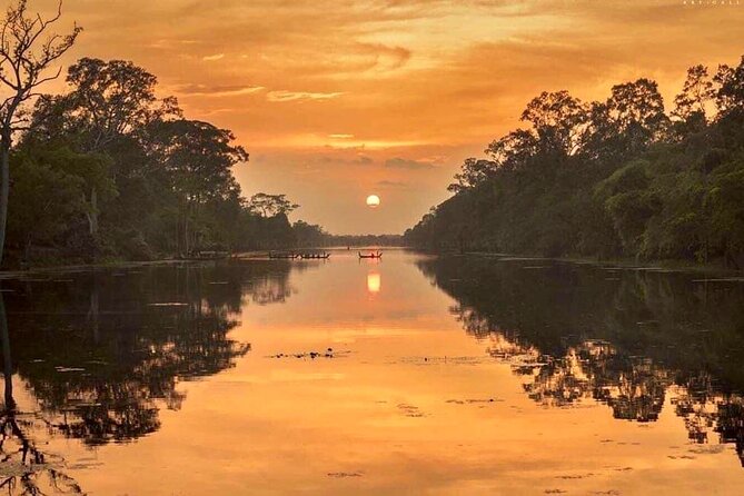 Full-day Private VIP Tour to Angkor Complex - Two hours at Angkor Wat