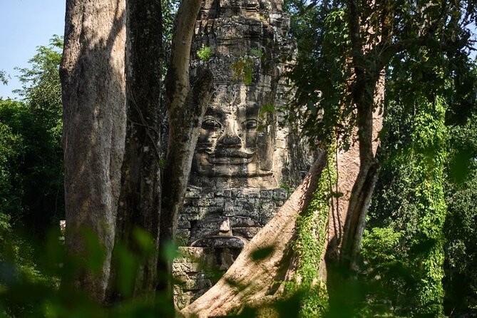 Full Day Temples Explorer - Small Group - Angkor Wat in a three-hour opening visit