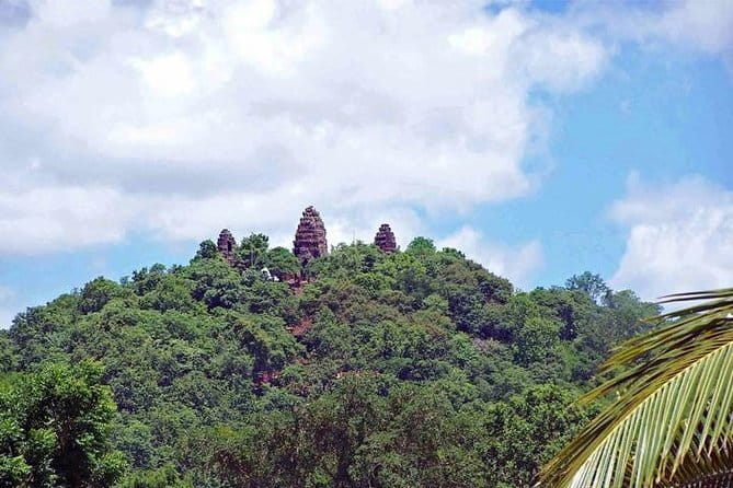 Full Day Tour from Siem Reap - Bamboo Train, Killing Cave & Sunset - The guide can shape the entire day
