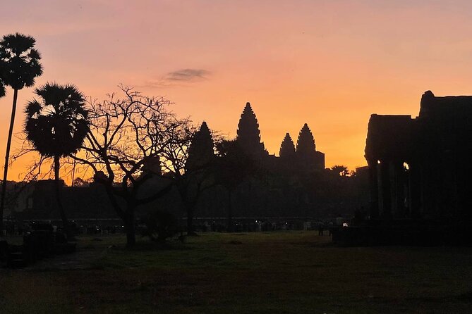 Golden Hours: Angkor wat sunrise photography tour with a pro! - Who will get the most from this morning