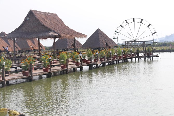 Guided Floating Village Boat Tour in Siem Reap - What the guide adds
