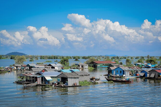 Guided Floating Village Boat Tour in Siem Reap - Leaving Siem Reap for the lake
