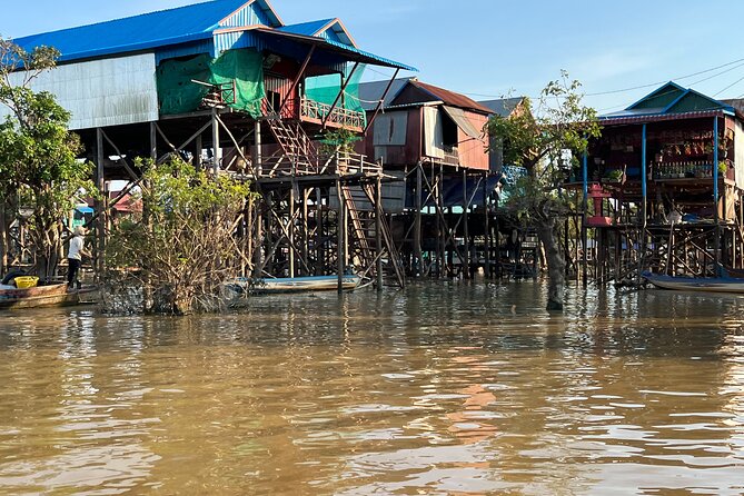 Half Day Kompong Pluck stilt home Village on Tonle Sap & Sunset - Entering Kompong Phluk on foot