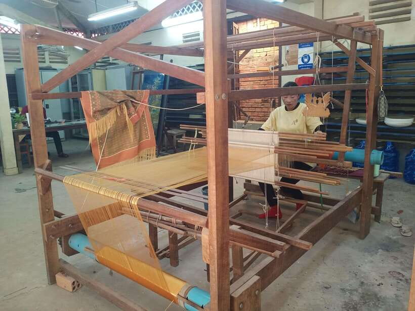 Half Day Trip: Silk Farm, Satcha, and Senteur d'Angkor Tour - Senteur d’Angkor: Cambodian products with a practical purpose