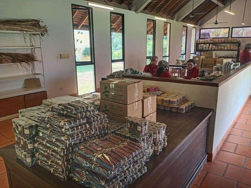 Half Day Trip: Silk Farm, Satcha, and Senteur d'Angkor Tour - Satcha Handicraft Center: six workshops under one roof
