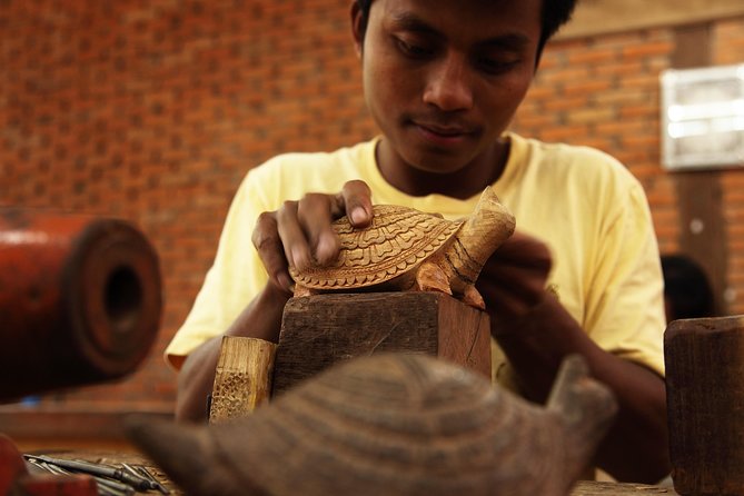 Half Day War Museum Siem Reap Killing Fields and Artisans Angkor - War Museum Cambodia in 45 minutes