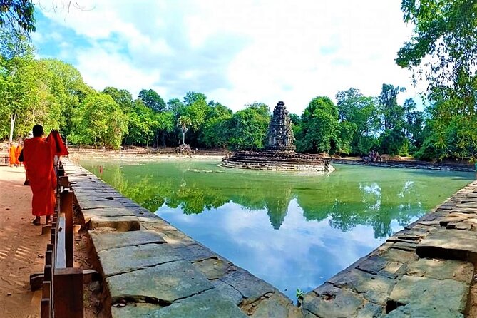 Kbal Spean Trekking Tour with Banteay Srei and Landmine Museum - Guides, pacing, and the human side of the day