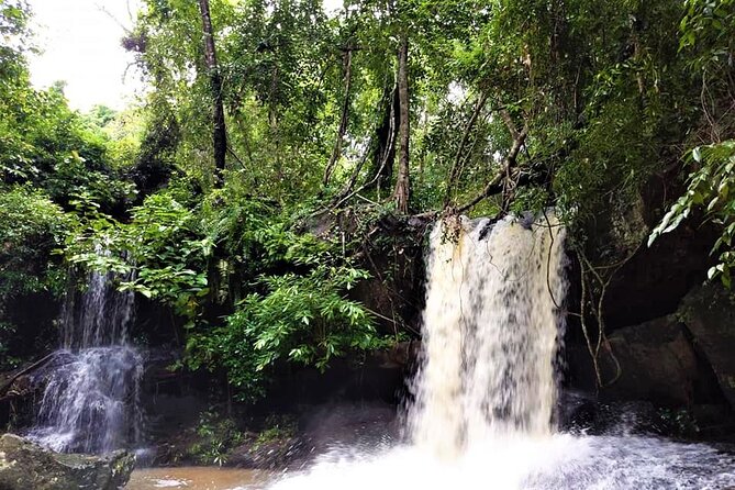 Kbal Spean Trekking Tour with Banteay Srei and Landmine Museum - Who should book this experience