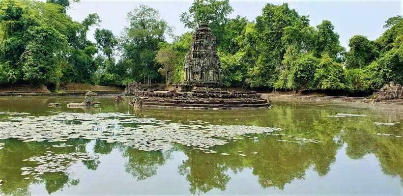 Kbal Spean Trekking Tour with Banteay Srei & Landmine Museum - Banteay Srei and the appeal of pink sandstone