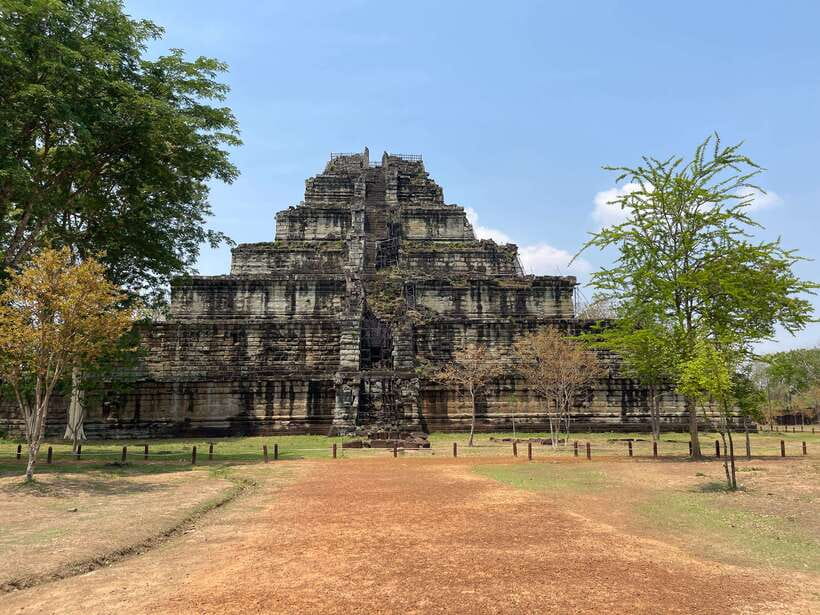 Koh Ker, Kulen Waterfall and Beng Mealea from Siem Reap - The road to Koh Ker and the forgotten capital
