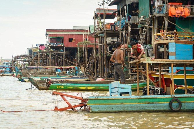 Kompong Khleang Floating Village Half-Day Private Tour - Boarding the private boat at Tonle Sap