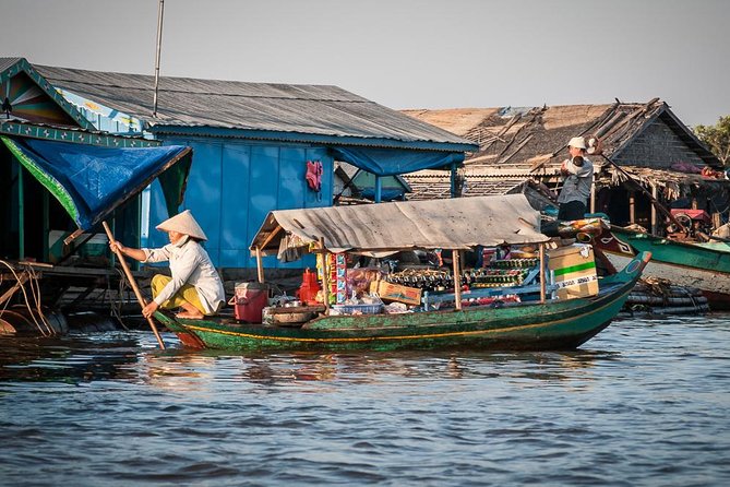 Kompong Khleang Floating Village & Tonle Sap Lake - Private Day Tour - Entering Kompong Khleang by Boat