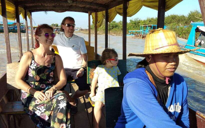 Kompong Kleang Floating Village Guide Tour from Siem Reap - Two hours of village views and boat travel