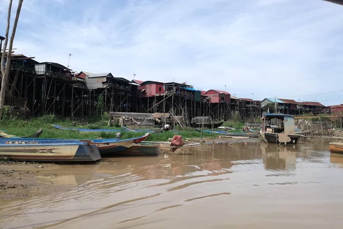 Kompong Kleang Floating Village on the Tonle Sap Lake - The road from Siem Reap to Kompong Khleang
